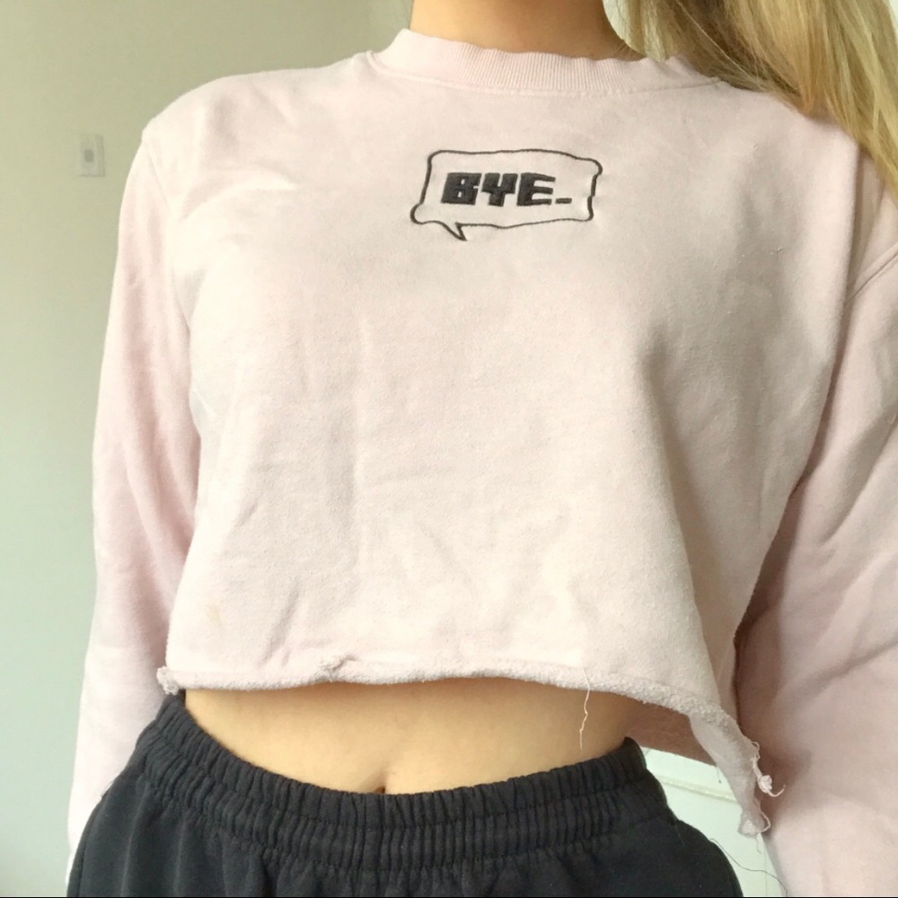 cute crop crew neck!